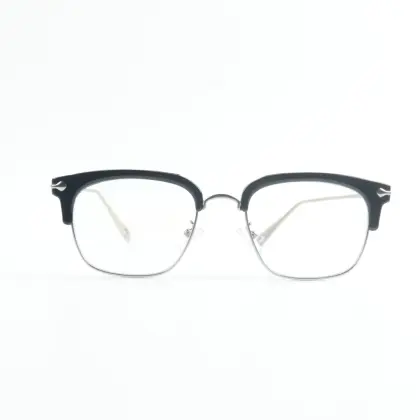 Chrome Hearts克罗心CH 十字架花卉半框眉毛太阳眼镜 薛之谦同款!眼镜界中传说的“爱马仕”!薛之谦同款眼镜框宝们,今天给大家介绍老薛经常戴的一款眼镜,克罗心+经典之作,半框眉毛眼镜架被称为眼镜界中的“爱马仕”,克罗心就是奢华代表,复杂的工艺设计,复古花纹雕刻,满满高级感特别半框眼镜架,男士专属,谁戴谁好看,斯斯文文,清清爽爽秀气,气质入目+三分休闲,职场正装都可搭,可配近视,高度数也可,600度轻松驾驭!配专柜同款眼镜盒